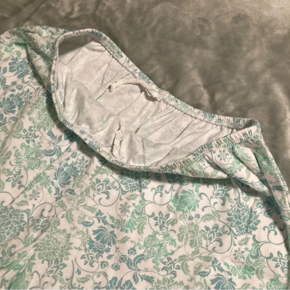 NWOT Vintage Karen Neuburger Pajama Top and Capri Set Size L